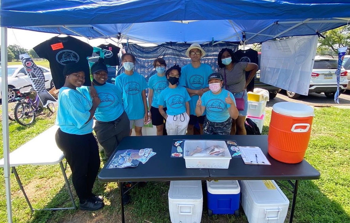 Image: High School Students Bring Seafood to Low-Income Consumers