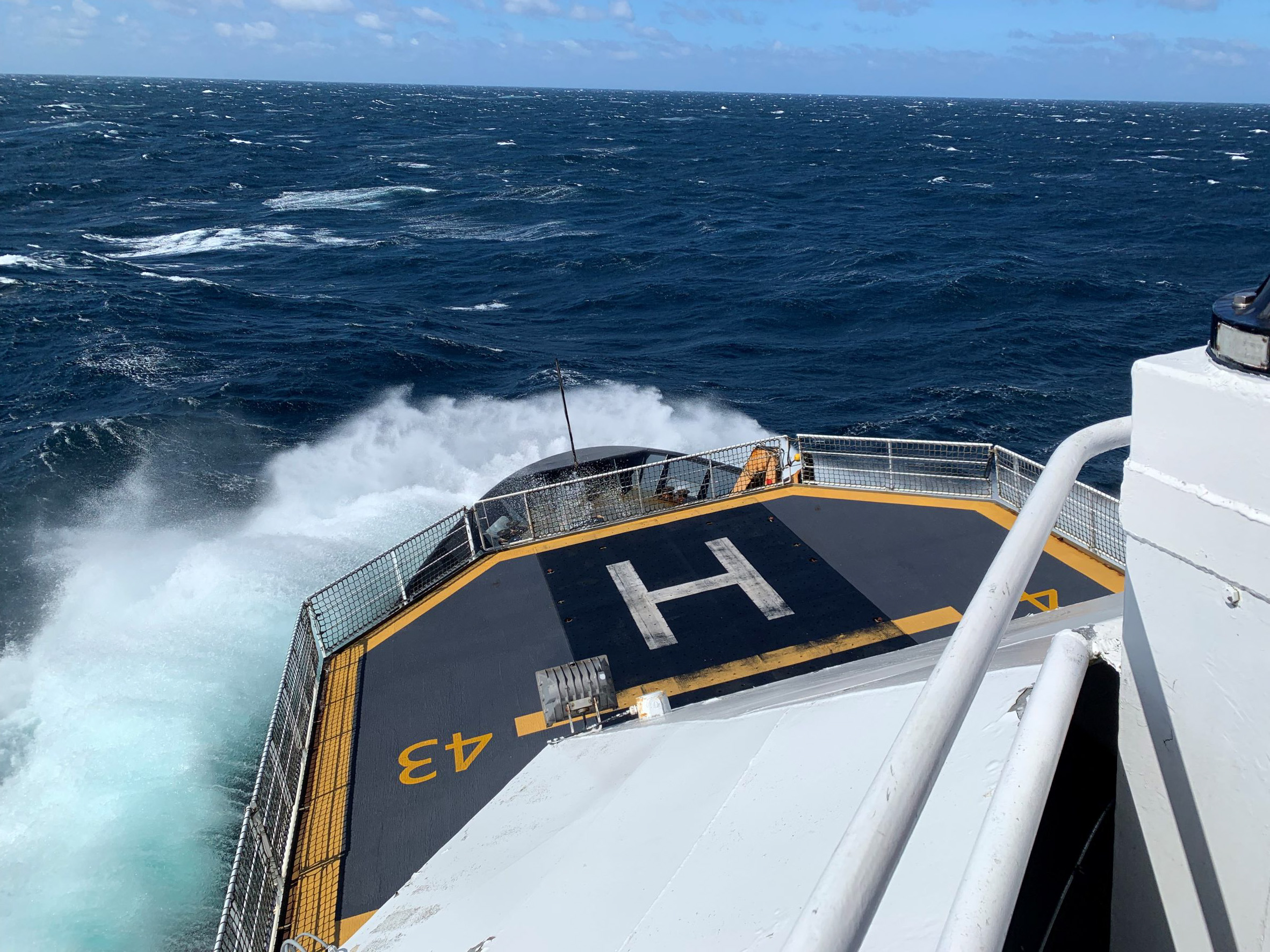 Image: Joint Canada-U.S. Deep-Sea Coral Seamount Survey Post #1