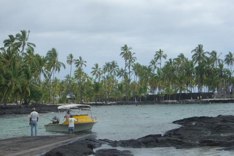 small boat fishing, Honaunau Bay