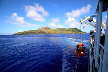 6720x4480-GUGUAN-small-boat-James-Morioka.jpg