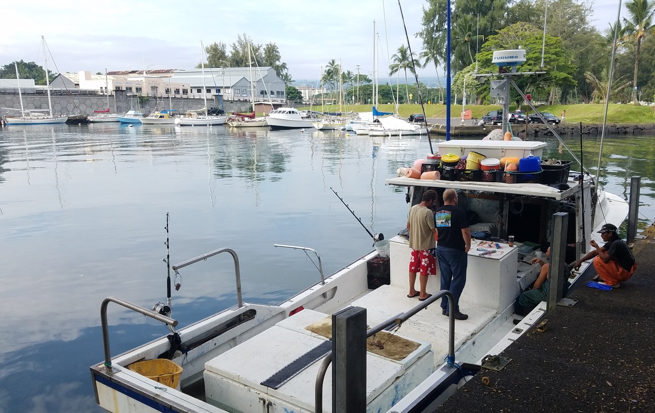 Community Snapshots Tool Provides Insights on Hawaiʻi Fishing Communities NOAA Fisheries