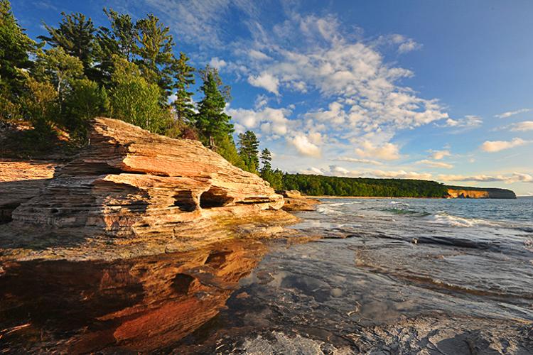 750x498-mosquito-beach-Rocks-National-Lakeshore-NWS.jpg