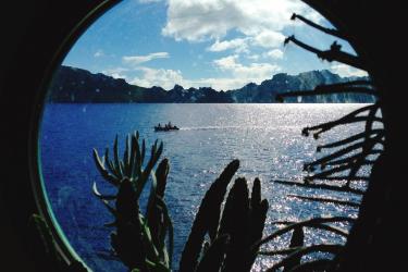 2560x1920-Maug-porthole.jpg