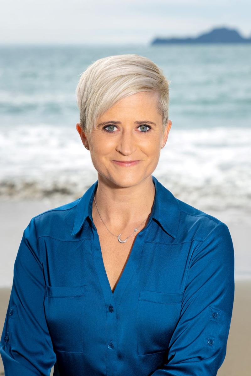 Photo of Anne Simonis on the beach