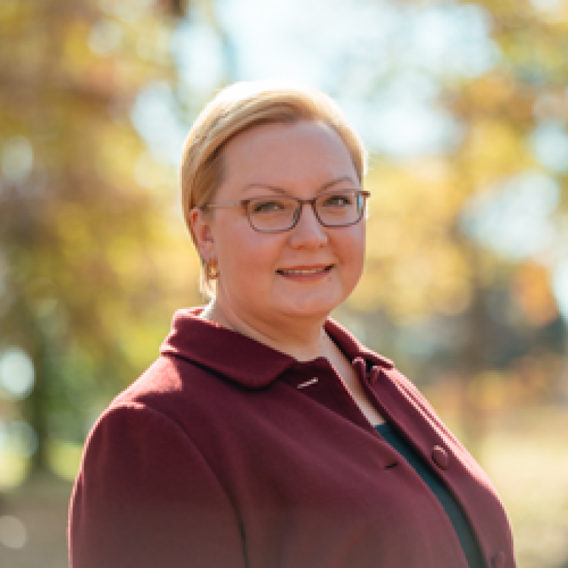 Kristine Cherry headshot