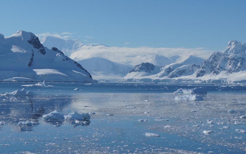2950x1844-Antarctica-Landscape-SWFSC-2019-D.Krause.JPG